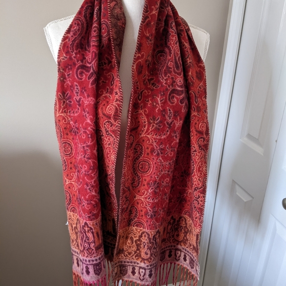 Scarves - Picture 10 of 10